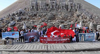 Cumhuriyetin 100. yılında 100 genç Nemrut Dağı'nda