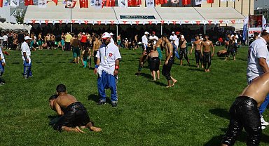 Cumhuriyetin 100. yılında Gazi Paşa'yı Anma Büyük Yağlı Güreş Müsabakası yapıldı