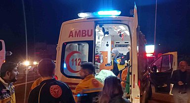 D-100'de iki motosiklet çarpıştı: 3 yaralı