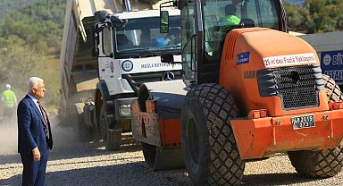 Dalaman Alemdar Caddesine sıcak asfalt