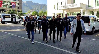 Dere yatağında vahşice işlenen cinayetle ilgili olarak 2 şüpheli kardeş adliyeye sevk edildi