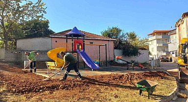 Derince'de cadde ve sokaklar temizleniyor