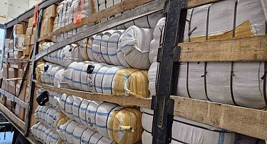 Deterjan yüklü tır da 70 bine yakın parfüm, kıyafet, ayakkabı ve aksesuar bulundu