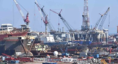 Dev gemiler İzmir'deki gemi söküm merkezinde geri dönüşüme kazandırılıyor