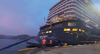 Dev yolcu gemisi 2 bin 646 yolcusu ile Marmaris'e geldi