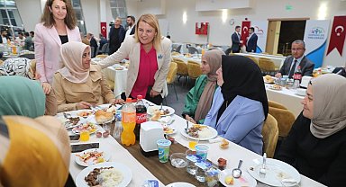 Din görevlileri ile buluşan Başkan Hürriyet: "Yaptığınız kutsal hizmetin değerini biliyoruz"