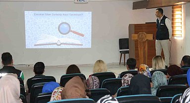 Diyarbakır Emniyet Müdürlüğü Çocuk Şube Müdürlüğü 'Eğitim Ailede Başlar' projesiyle velileri bilgilendirdi