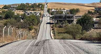 Diyarbakır'da 17 ilçedeki kırsal mahalle yolarında çalışmalar devam ediyor