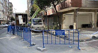 Doğalgaz patlamasının olduğu binada vatandaşlar eşyalarını taşımaya başladı