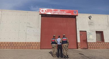 Dolandırıcılık suçundan aranan zanlı kontrol noktasında yakalandı