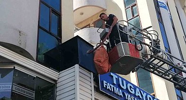 Dönercinin bacasında çıkan yangını ekipleri alarma geçirdi