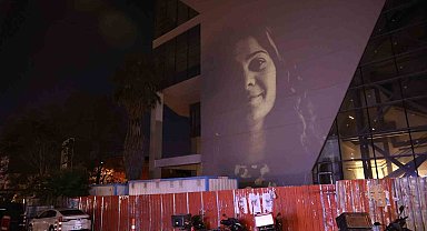 Dostluk ve kardeşlik mesajını insan yüzleri ile veren proje İçerenköy'de sergileniyor