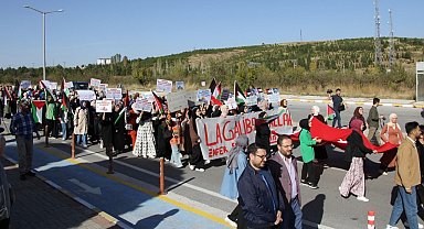 DPÜ öğrencilerden Filistin'e destek yürüyüşü