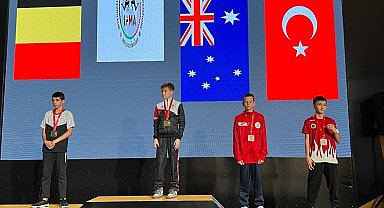 Dünya üçüncüsü genç sporcuya coşkulu karşılama