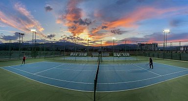 EBYÜ'de Kort Tenisi Turnuvası yapıldı