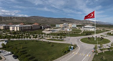 EBYÜ'den 3 akademisyen en etkili bilim insanları listesinde