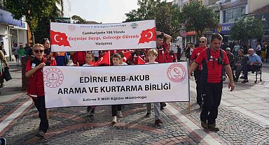 Edirne'de Cumhuriyet yürüyüşü düzenlendi