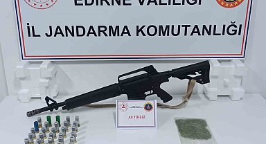 Edirne'de ev aramasında silah ve uyuşturucu ele geçirildi