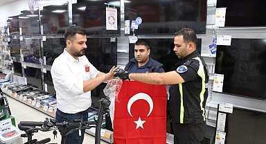 Edremit Bayraklarla donatıldı