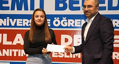 Edremit Belediyesinden üniversite öğrencilerine ulaşım desteği