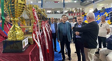 Edremit'te '7. Yorkshire Kanarya Şov Yarışması' heyecanı