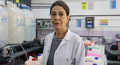 Eğitim gördüğü okulda teknisyen olan Berrin Güçlü'nün 41 yıllık serüveni