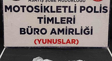 Ehliyetsiz sürücünün aracında uyuşturucu madde ele geçirildi