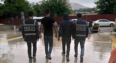 Elazığ'da 24 yıl kesinleşmiş hapis cezası bulunan 3 zanlı tutuklandı
