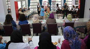 Elazığ'da 'Dünya Yaşlılar Günü' kutlandı