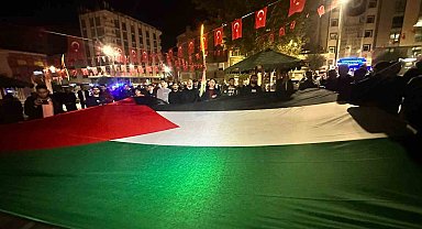 Elazığ'da eller semaya Filistin için açıldı