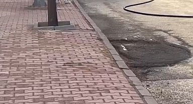 Elazığ'da seyir halindeki otomobil yandı