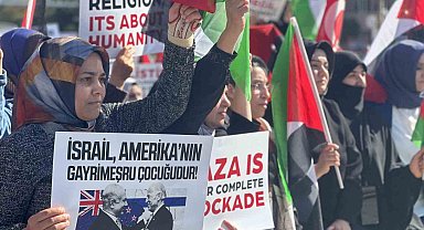 Elazığlı kadınlardan Filistin'e destek için 'sessiz' oturma eylemi