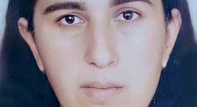 Elmayı traktörün römorkuna koyarken ezilen kadın hayatını kaybetti