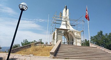 Emet Cevizdere Şehitliğinde bakım onarım çalışması