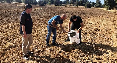 Emet'te üreticilerin toprak analizi talepleri yerine getiriliyor