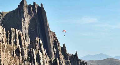 Emirhan Kayalıkları jeolojik yapısıyla ziyaretçilerini büyülüyor