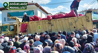 Ereğli Belediyesi yetiştirdiği organik ürünleri vatandaşa dağıtıyor