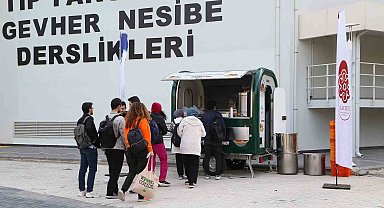 ERÜ Tıp Fakültesi Öğrencilerine Sıcak Çorba