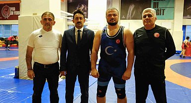 Erzincanlı pehlivanlar dünya şampiyonasına uğurlandı