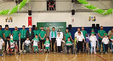 Esenler'de serebral palsili çocukların İbrahim Yattara hayali gerçek oldu