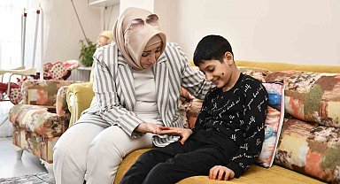 Esenyurt'ta serebral palsi hastası çocuklara hediyeler verildi