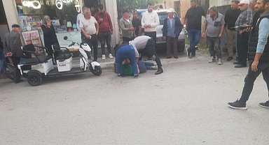 Eşi ve onunla ilişkisi olduğunu düşündüğü kişiyi bıçakladı