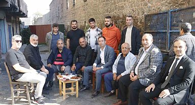 Eski MHP Diyarbakır İl Başkanı ve Asur Gençlik Spor Kulüp Başkanı Kayaalp partililerle bir araya geldi