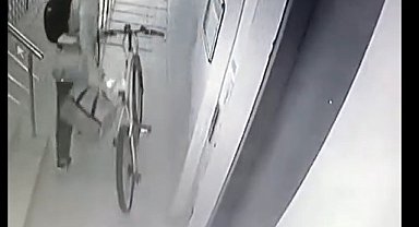 Eskişehir'de 25 saniyede bisiklet hırsızlığı