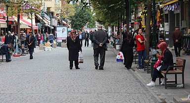 Eskişehir'de havalar soğudu, kışlık mont sezonu açıldı