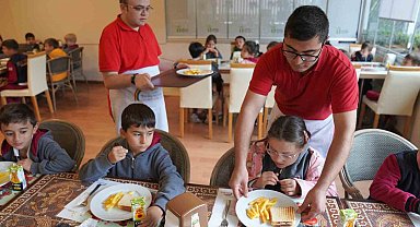 Eskişehirliler Gökkuşağı kafeleri çok seviliyor