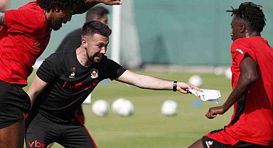 Farioli, Fransa'da 8 hafta Türkiye kariyerini geride bıraktı