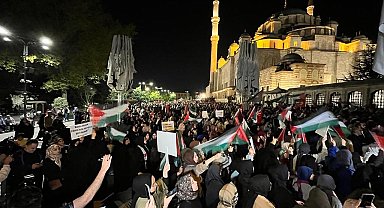 Fatih'te yüzlerce kişi Filistin'e destek için bir araya geldi