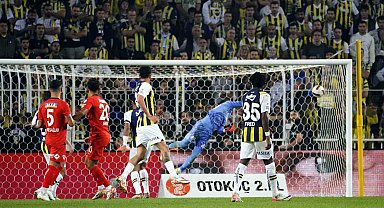 Fenerbahçe, 4 maç sonra kalesinde gol gördü