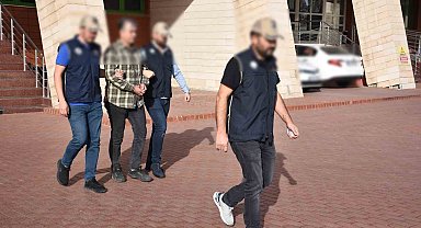 FETÖ'den aranan ihraç hakim tutuklandı